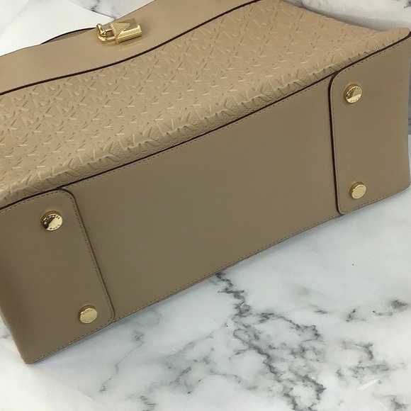 NWT- Michael Kors - Large Satchel - Picture 4 of 5